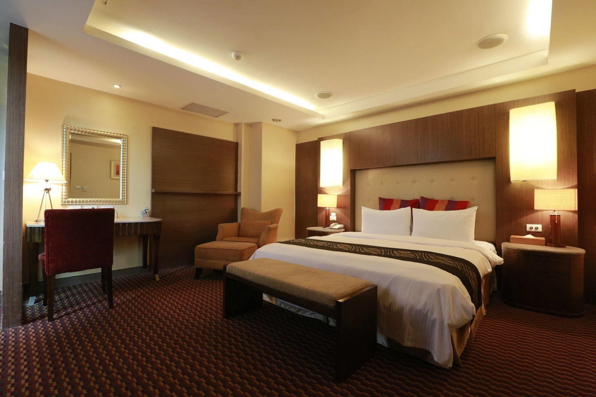 Jingan Classic Inn Чжунхэ Экстерьер фото